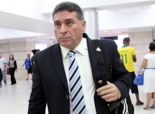 Suárez ya está en Brasil para el sorteo del Mundial