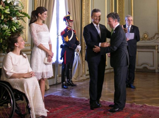 Macri celebra investidura bailando