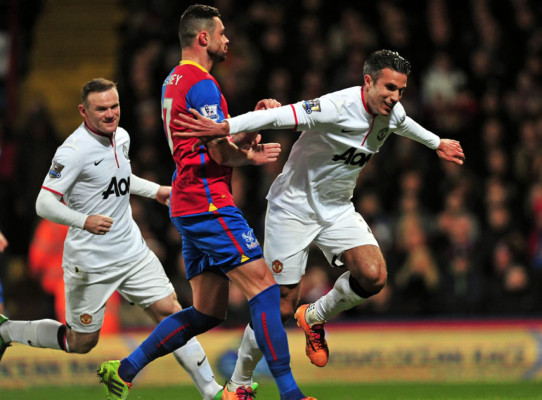 Van Persie y Rooney devuelven al triunfo al Manchester United
