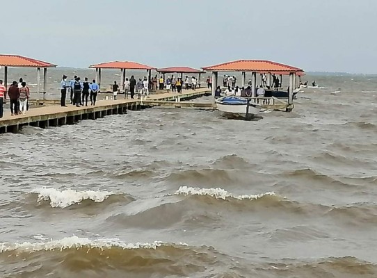 Lo habitantes fueron trasladados a los albergues con apoyo de agentes de la Policía Nacional.