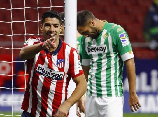 Con un gol de Luis Suárez, el Atlético venció al Betis en la Liga Española