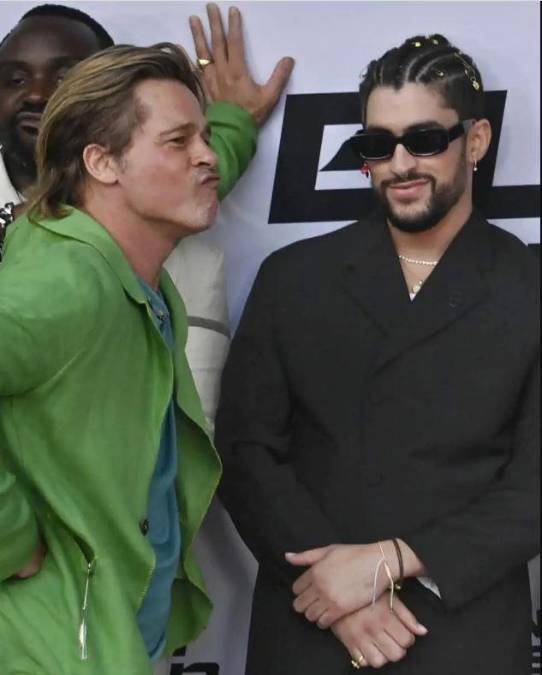 Brad Pitt y Bad Bunny brillan en la alfombra roja de la premier de