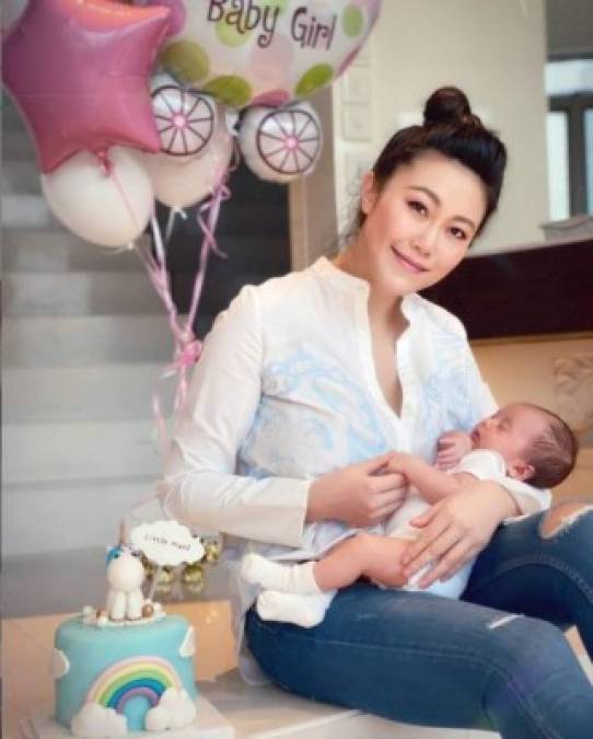 Situación que mantenía en una profunda tristeza a Lili Luo tras haber dado a luz. Ella nunca reveló el nombre del padre de su hija de tan solo meses. <br/>