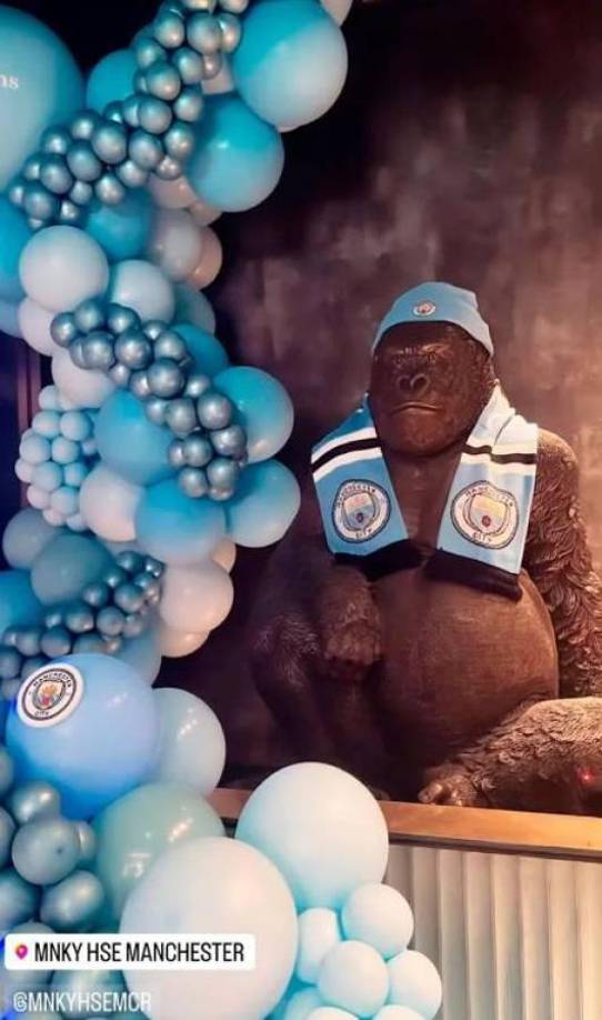Uno de los peculiares estilos que se pudieron ver en la fiesta íntima de los jugadores del Manchester City.