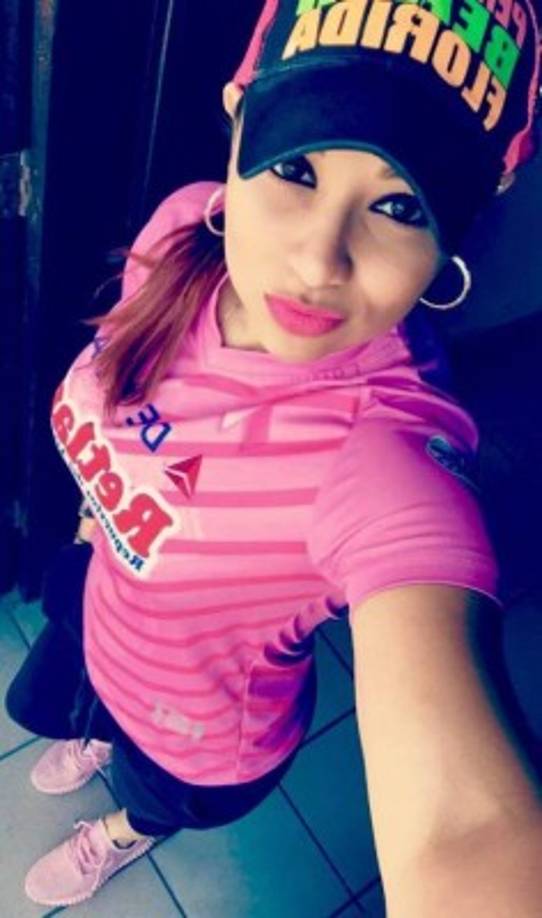 Waldina demostrando su amor al Real España.