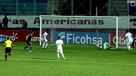 Increíble distracción en Olimpia terminó en gol del argentino Mauro Ortiz para darle el triunfo al Motagua