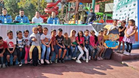 Niños de Copán participan en el campamento vocacional organizado por la Policía Nacional de Honduras en Santa Rita.