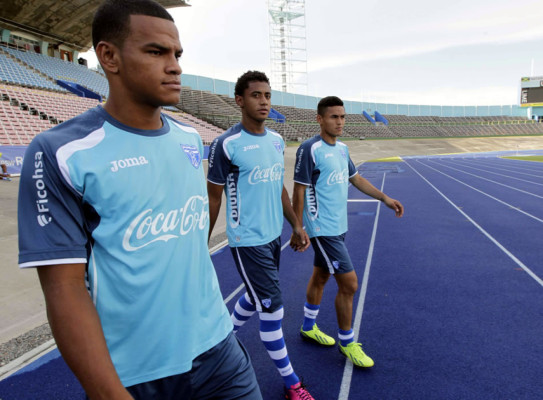 Suárez paró el mismo once en el estadio Nacional de Kingston