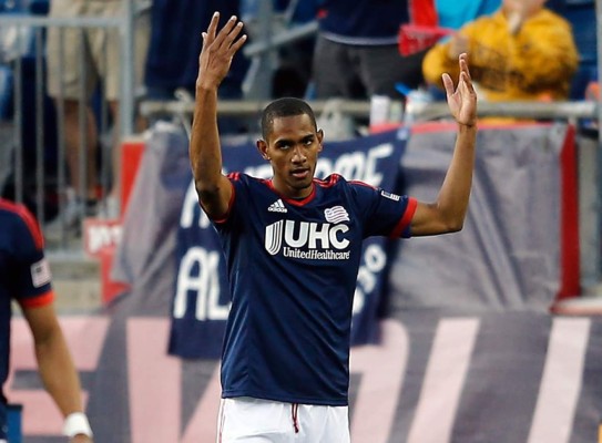 Jerry Bengtson vuelve al gol con el New England después de más de un año