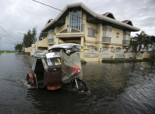 Vídeo: Unos 1,200 muertos deja paso de tifón Haiyan en Filipinas