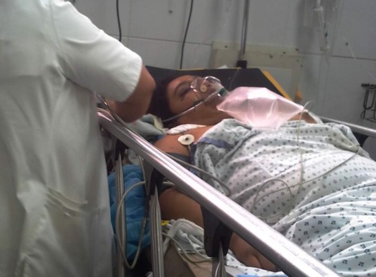 Mujer que se tiró de tercer piso del Rivas urge de cuatro pintas de sangre  