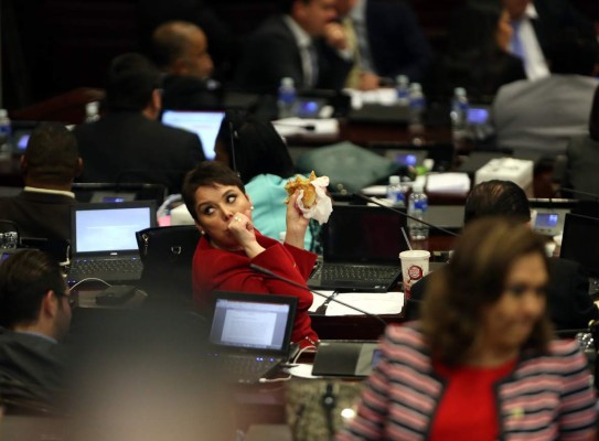 De transparente y democrático tildan proceso para elegir la nueva Corte