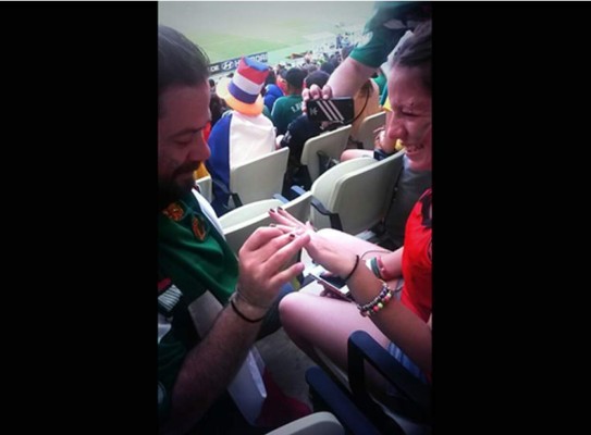 Un mexicano pide matrimonio a su novia en el peor momento posible