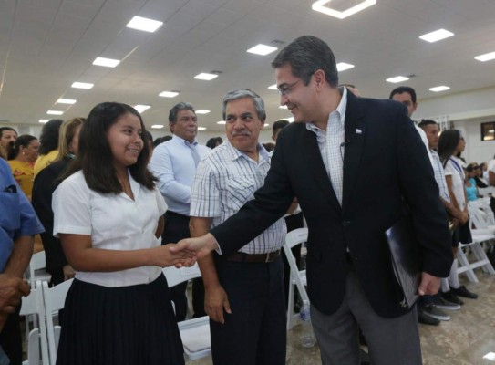 Gobierno lanza plan de mejoramiento de infraestructura de escuelas