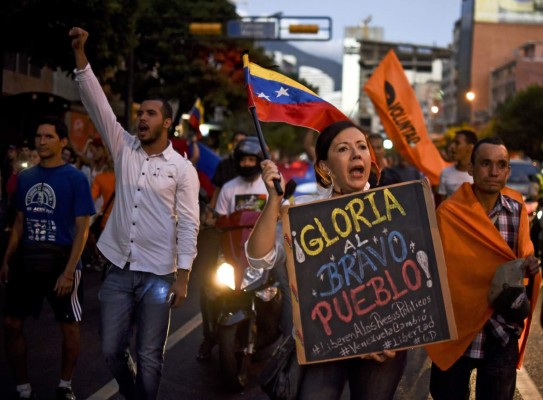 Oposición logra mayoría calificada en Venezuela