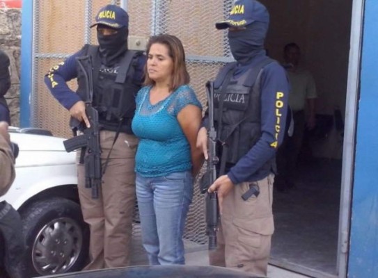 Capturan a supuesta extorsionadora con 20 mil lempiras en Tegucigalpa