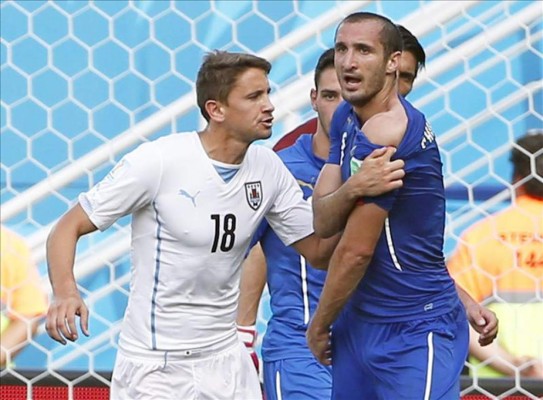 Chiellini cree 'excesiva' la sanción a Suárez por el mordisco