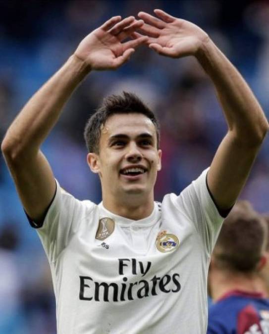 El joven lateral Sergio Reguilón de 22 años de edad es el jugador que ha conquistado a la bella youtuber española Marta Díaz.