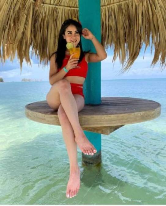 Ónice aprovechó su estancia en Turquoise Bay Resort para relajarse en las palapas y tomar un jugo natural.