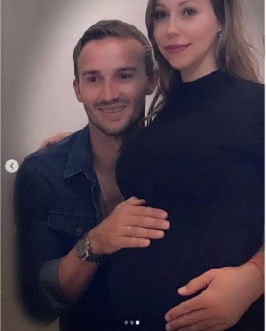 Sabry Grossi, esposa del delantero argentino del Motagua, Gonzalo Klusener, se convirtió en madre de un niño que se llama Romario.