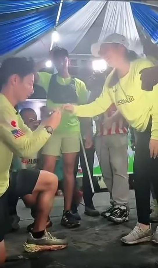 En medio de aplausos y alegría, <b>Yeimi aceptó la propuesta</b>.