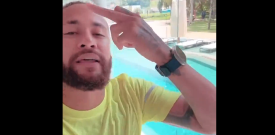 Sin embargo, después de que se realizará en redes sociales se mostró haciendo ejercicio y con un mensaje para los haters para decir que estaba en forma. 