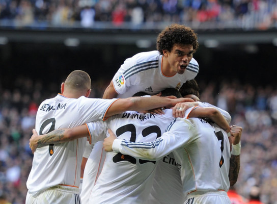 Real Madrid gana al Granada y se acuesta líder de la Liga española