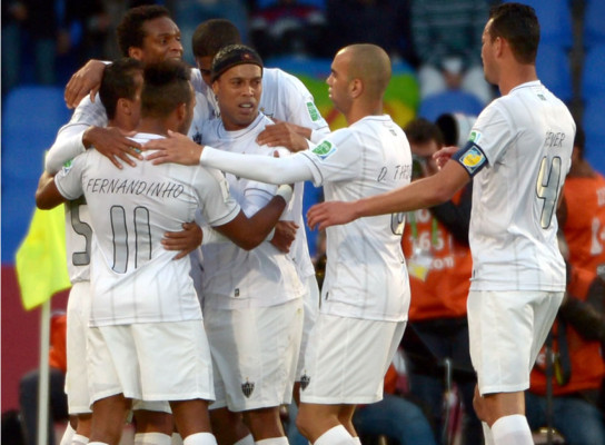 Atlético Mineiro gana bronce con gol en descuento tras expulsión de Ronaldinho