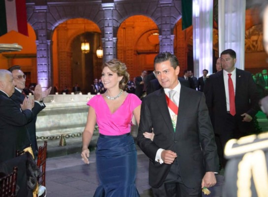 Critican vestido de Angélica Rivera