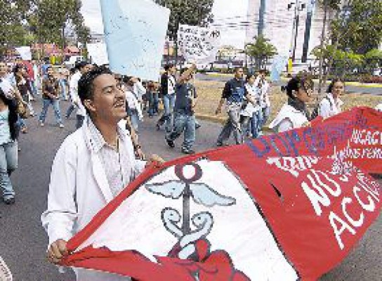 Presionan por cupo en la Unah