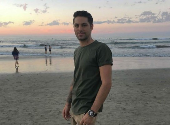 Celebridades lloran la muerte de Renato López