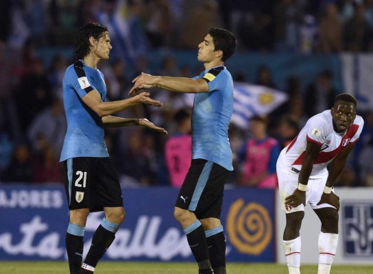 Uruguay venció a Perú y es líder de las eliminatorias