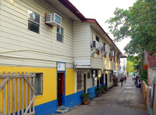 Fiscalía presenta dos antejuicios contra alcalde de Utila