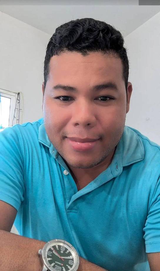 Según familiares, salió desde horas tempranas de su casa hacia su centro de trabajo, sin imaginar que perdería la vida a manos de la violencia que impera en Honduras. 