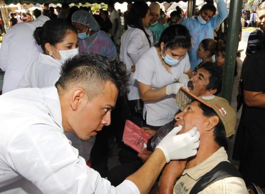 Hospitales y centros de salud tendrán brigadas médicas