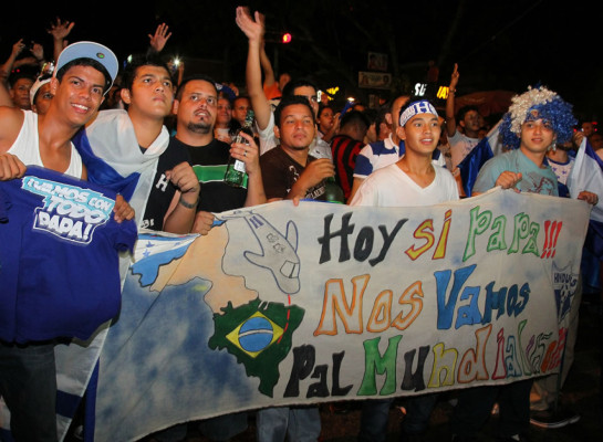 Vídeo: Miles celebran pase de Honduras al Mundial de Brasil 2014