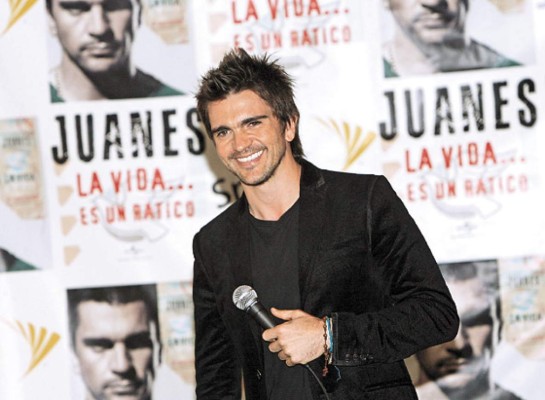 Sanz, Juanes y Bosé, unidos por la paz