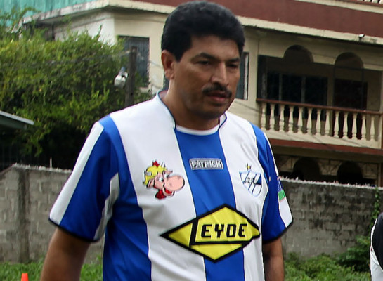 Carlos Martínez, preocupado por falta de jugadores en el Victoria