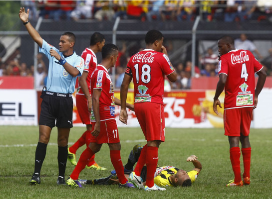 Melvin Matamoros tuvo un arbitraje regular en la gran final