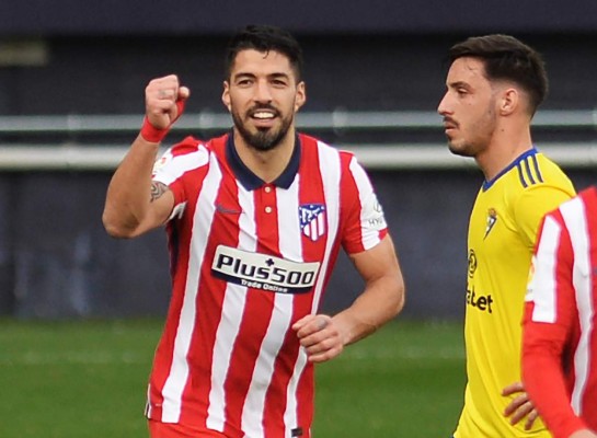 Atlético de Madrid venció al Cádiz del Choco Lozano y se consolida en la cima