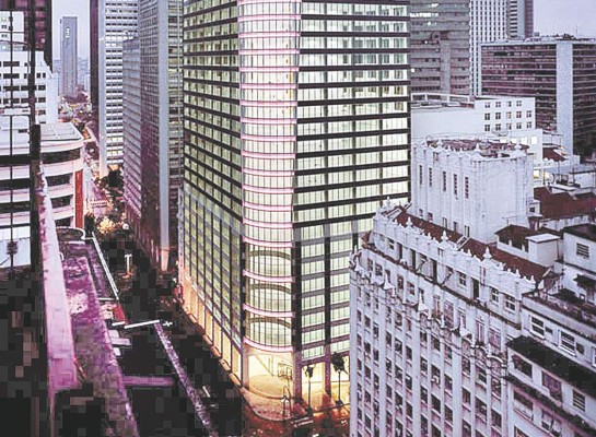 Gigante inmobiliario investiga si hizo pagos ilícitos a Petrobras