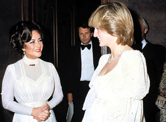 Liz Taylor fue enterrada cerca de Michael Jackson