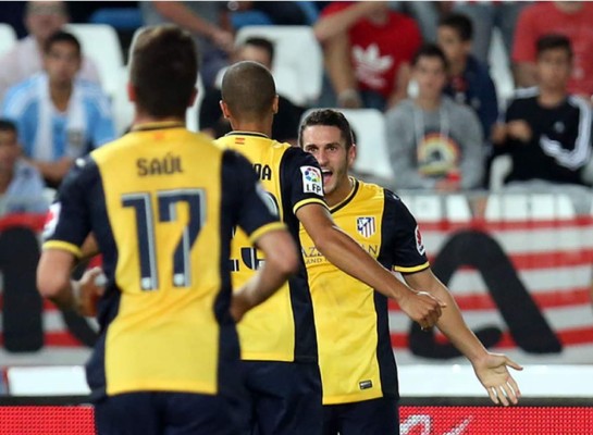 El Atlético gana en el campo del Almería y se pone segundo de la Liga