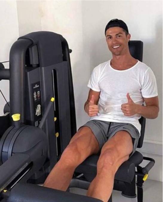 CR7 estaba en Turín cuando comenzó a propagarse el virus y consiguió un permiso de la Juve para volar a su ciudad natal porque en ese momento su madre estaba internada. Cinco días después fue dada de alta. Cristiano regresó a Italia, pero tras las suspensión de la Serie A por el Covid-19 explicó a los dirigentes que quería volver a Portugal para estar con su madre.