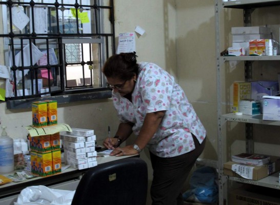 Estresados por la violencia, sampedranos hallan apoyo en dispensario