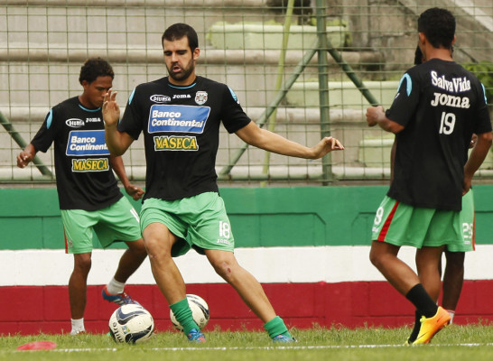 Roy Posas: 'Estamos en deuda con la afición”