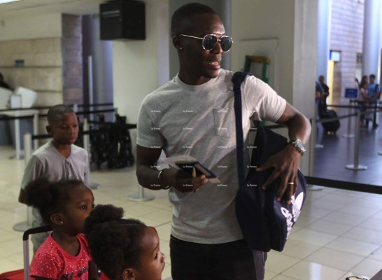 Rubilio Castillo partió rumbo a Costa Rica: 'Voy con la ilusión de aportar mi granito de arena'