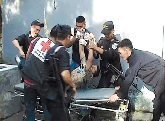 Suspenden a policía por muerte de Carlos