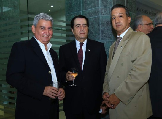 Jorge Bueso Arias es galardonado por Banco del País