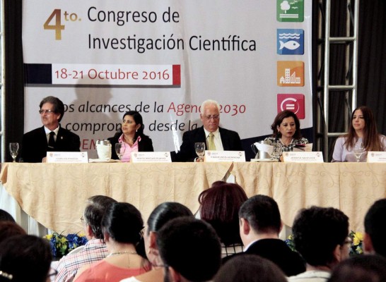 Conferencias magistrales en inicio del cuarto congreso científico